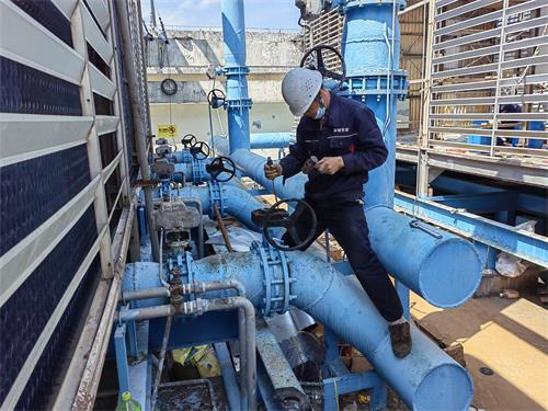 閉式冷卻塔在壓水堆核電站中的起到的作用？(壓水堆核